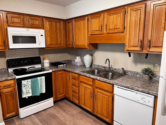 Photo - 10124 Rockwood Rd