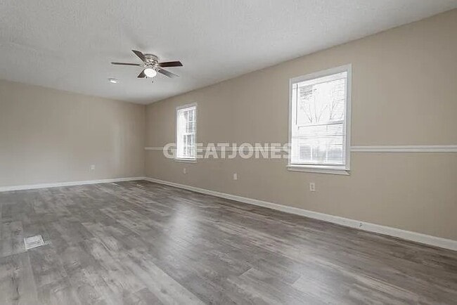 Photo - 2114 Morninglo Ln