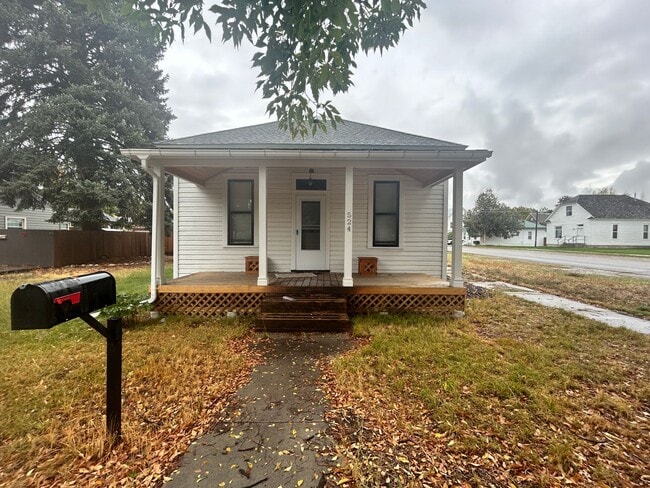 Building Photo - Charming Southside Cottage with Spacious G...