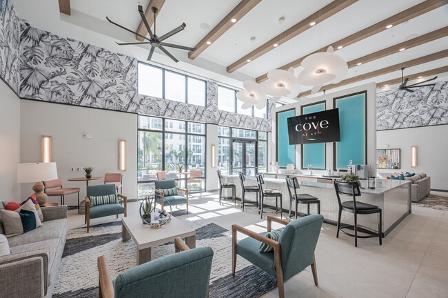 Lobby - Bar Area