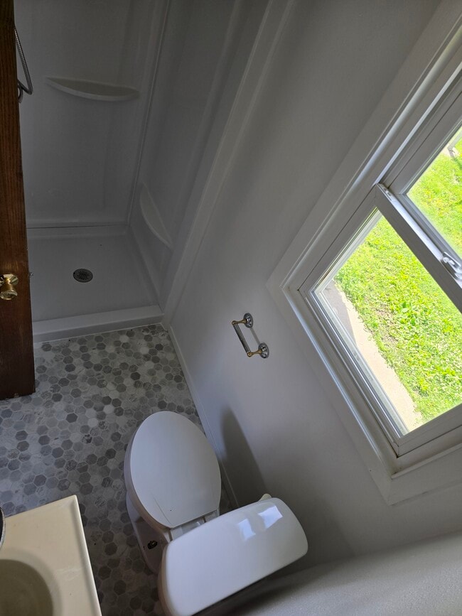 Photo - 112 5th St NE
