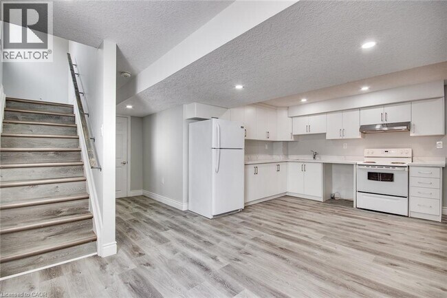 Photo - 110 Commonwealth St