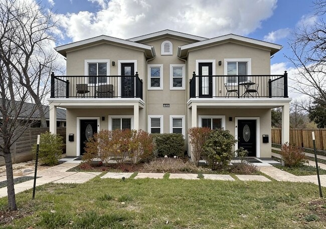 Building Photo - Two Story 3 Bedrooms and 2.5 Bathroom Home for Rent in Core Central Austin, North of Hyde Park