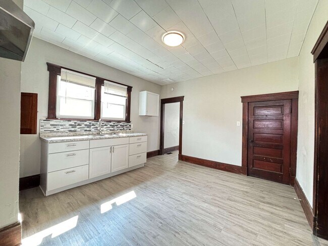 Photo - 30-32-32 Lagonda Ave Unit 30