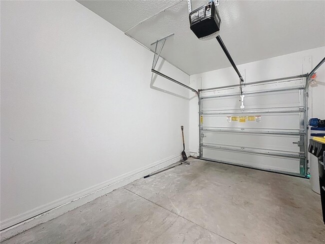 Photo - 927 Reserve Pl