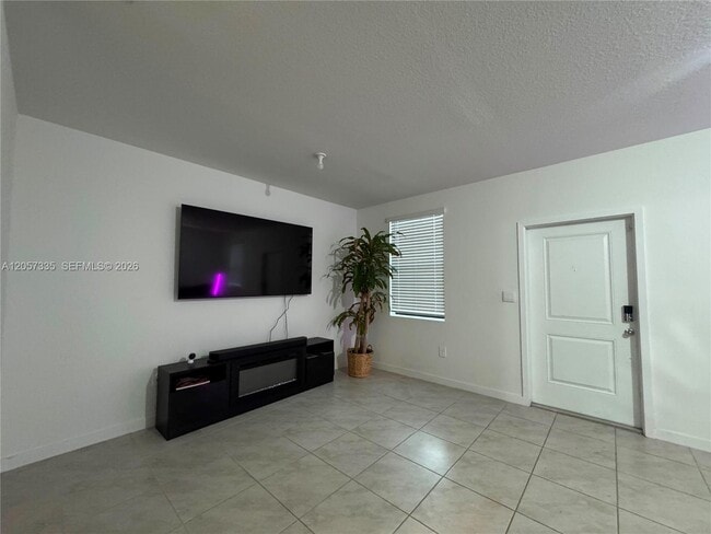 270 NE 12th St