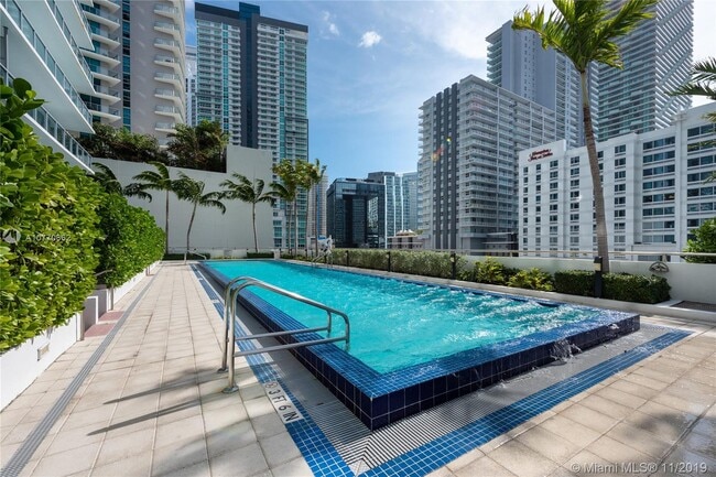 79 SW 12th St