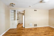 1BR, 1BA - 450 SF