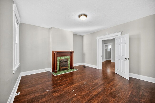 Photo - 2334 Stratford Ave