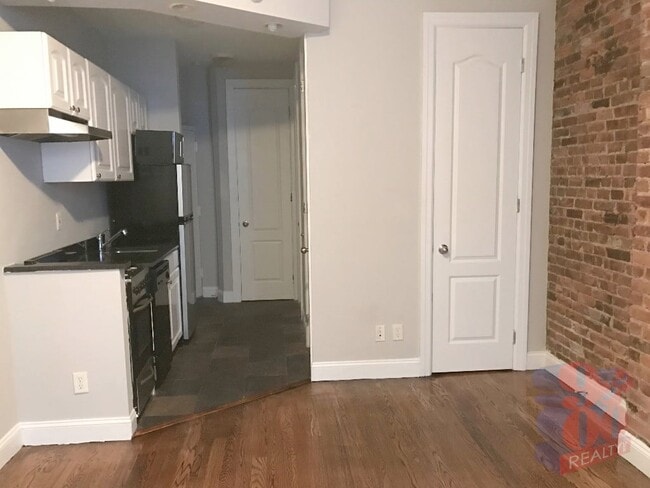 Photo - 53 Leroy St Unit 2D