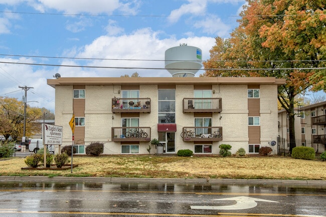 Eagle's Nest Apartments - Eagle's Nest Apartments