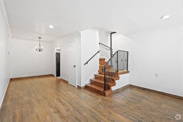 Building Photo - 4136 Cole Ave Unit 2 Rental
