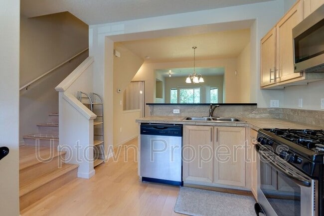 Building Photo - 300 NW 116th Ave Unit 103