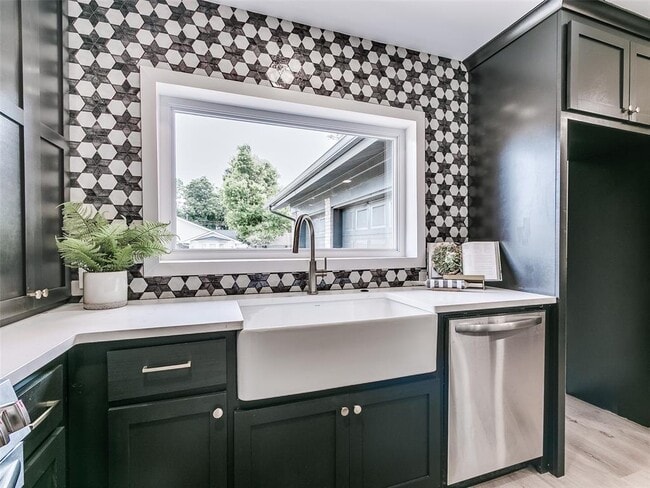 Photo - 700 Greenwood Dr