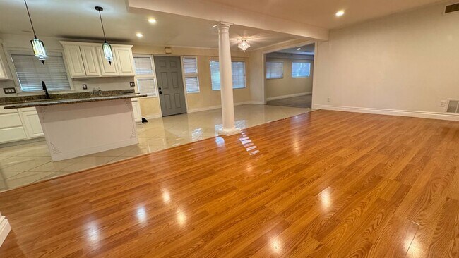 Photo - 7610 Miller Ave