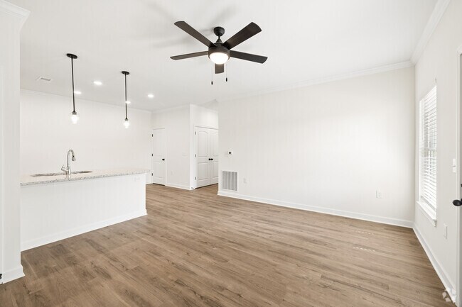 2BR, 2BA - 1,052SF - Living Room