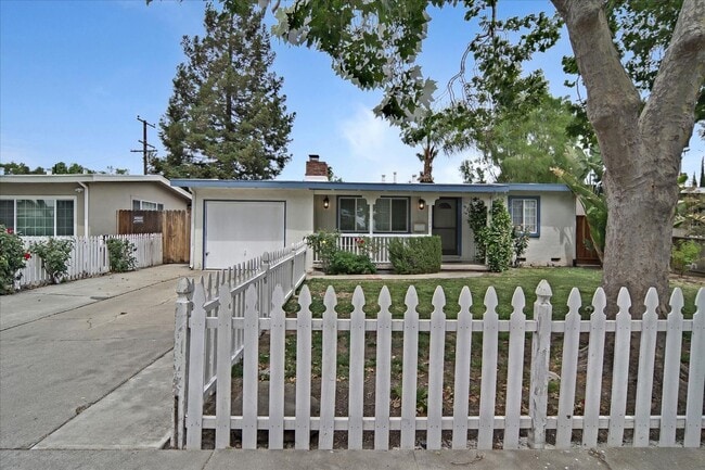 Photo - 10082 Endfield Way