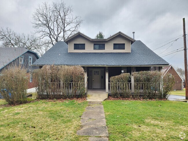 Building Photo - COMING SOON! HOME IS CURRENTLY OCCUPIED – ...