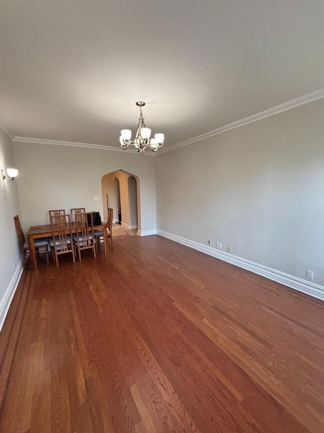 Building Photo - 1 bedroom in WOODSIDE NY 11377 Unit 5D Rental