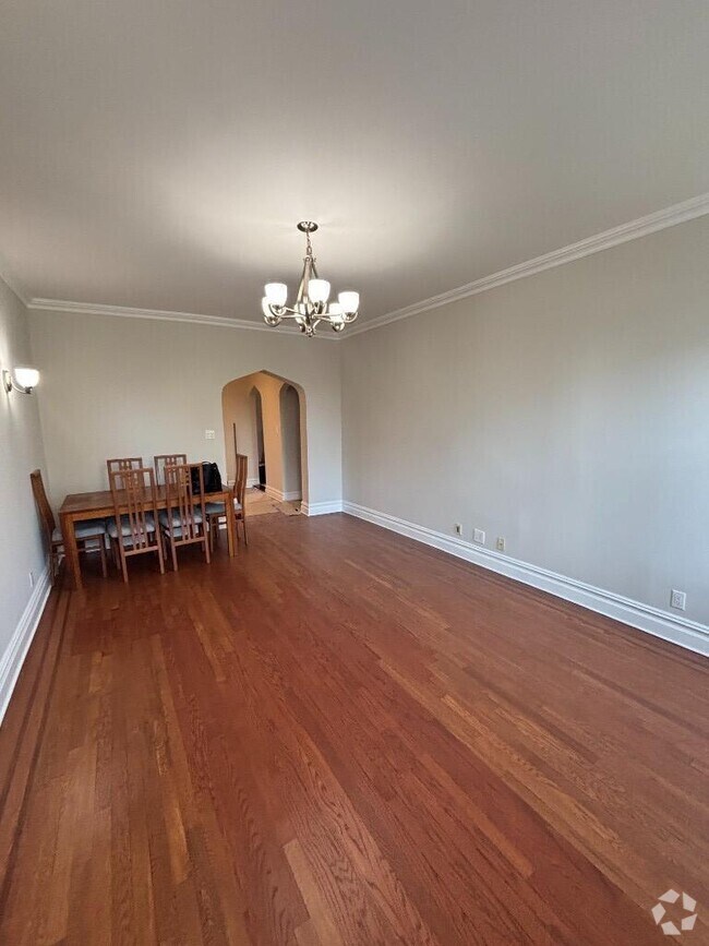 Building Photo - 1 bedroom in WOODSIDE NY 11377 Unit 5D Rental