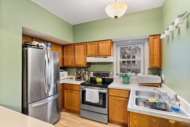 Kitchen - W61N386 Washington Ave Unit Lower