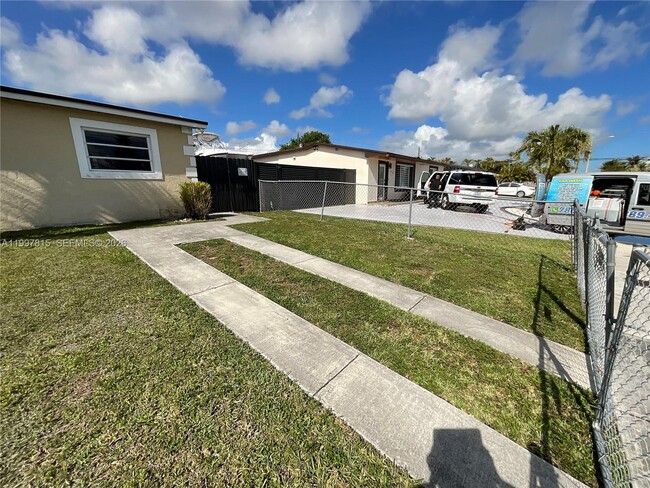 Photo - 11801 SW 172nd St Unit 2