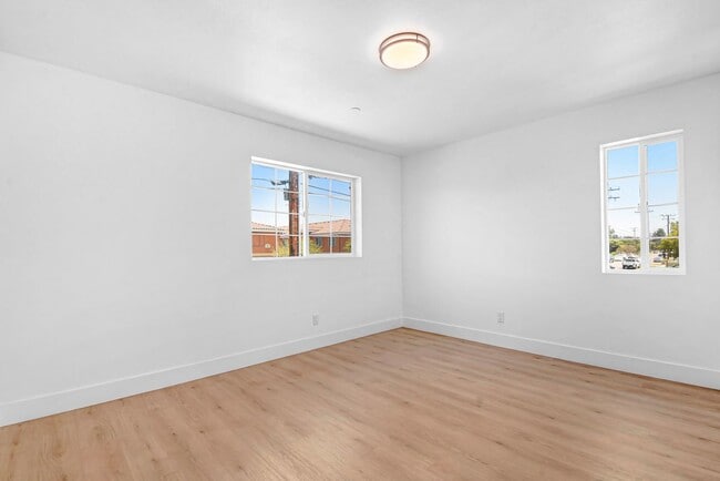 Photo - 16385 Valencia Ave Unit 2