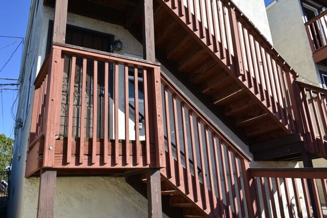 Photo - 3818-3820 Z STREET Unidad 3818