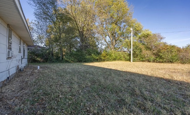 Photo - 1598 S Division St