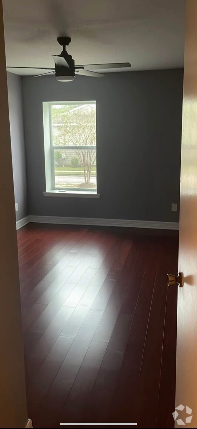 Building Photo - 5800 Lumberdale Rd Rental