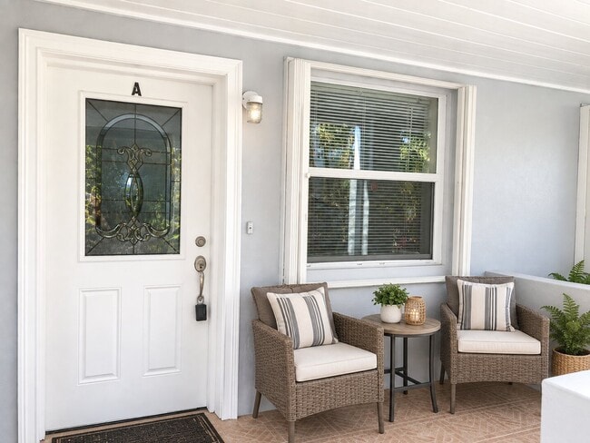 2/1 First Floor Condo in Jax Beach - Pet Friendly, Lawncare Included, In-Unit Laundry!