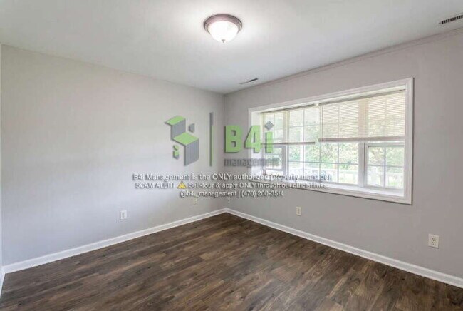 Photo - 406 Hill St