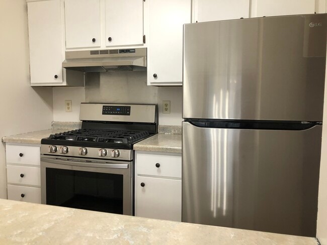 Photo - 10673 Grouse St NW