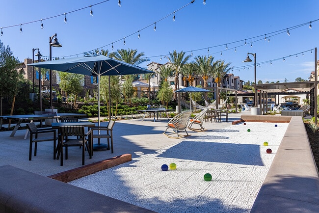 The Courtyards Pacific Village
