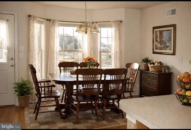 Photo - 228 Cobblestone Ln