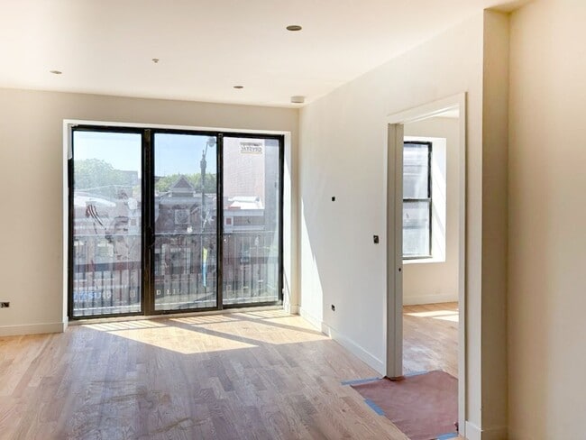 Photo - Brand new construction boutique elevator b... Unidad 3R