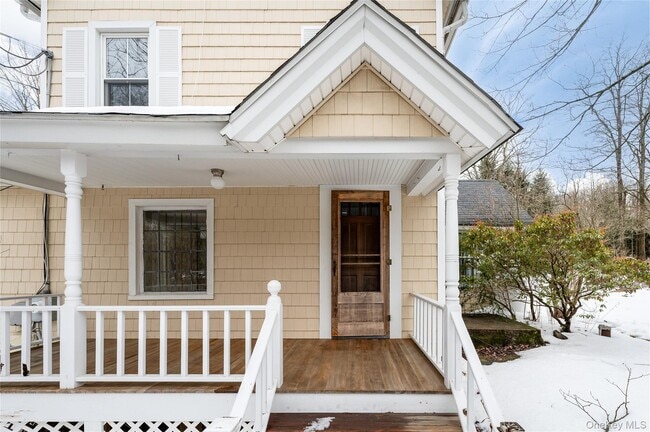 Building Photo - 277 Old Post Rd