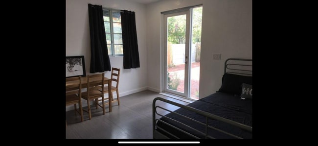 Photo - 2400 SW 1st Ave Unidad Studio