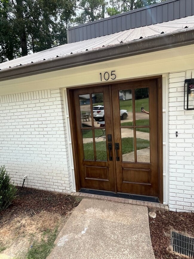 105 Golf Clb Dr