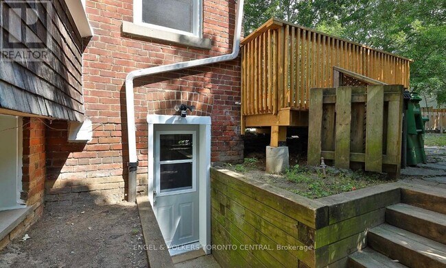 Photo - 51 Fernwood Park Ave