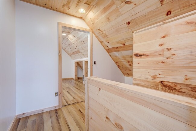 Building Photo - 413 Caroline St