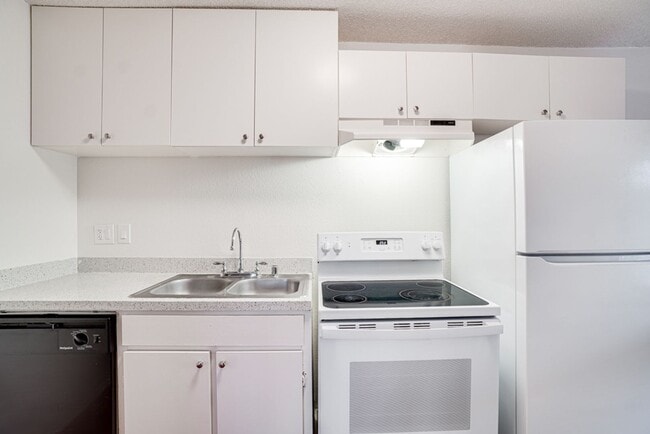 Parkview Poway Apartments