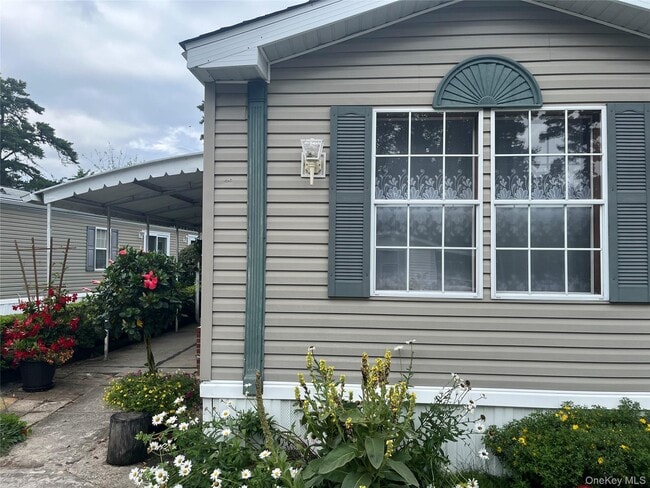 Building Photo - 525 Riverleigh Ave