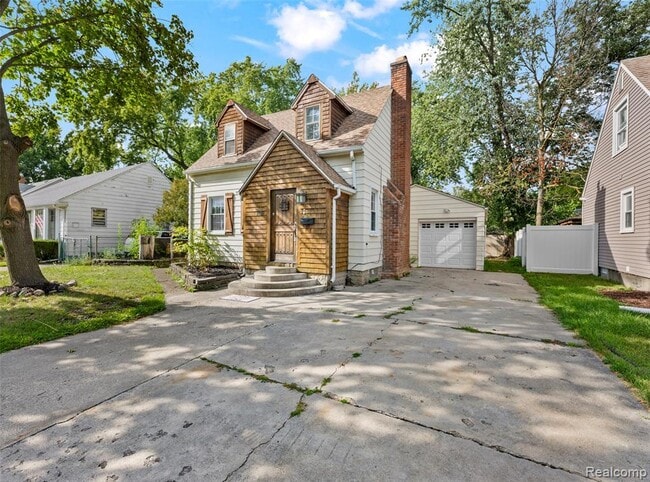 Building Photo - 1674 Eaton Rd