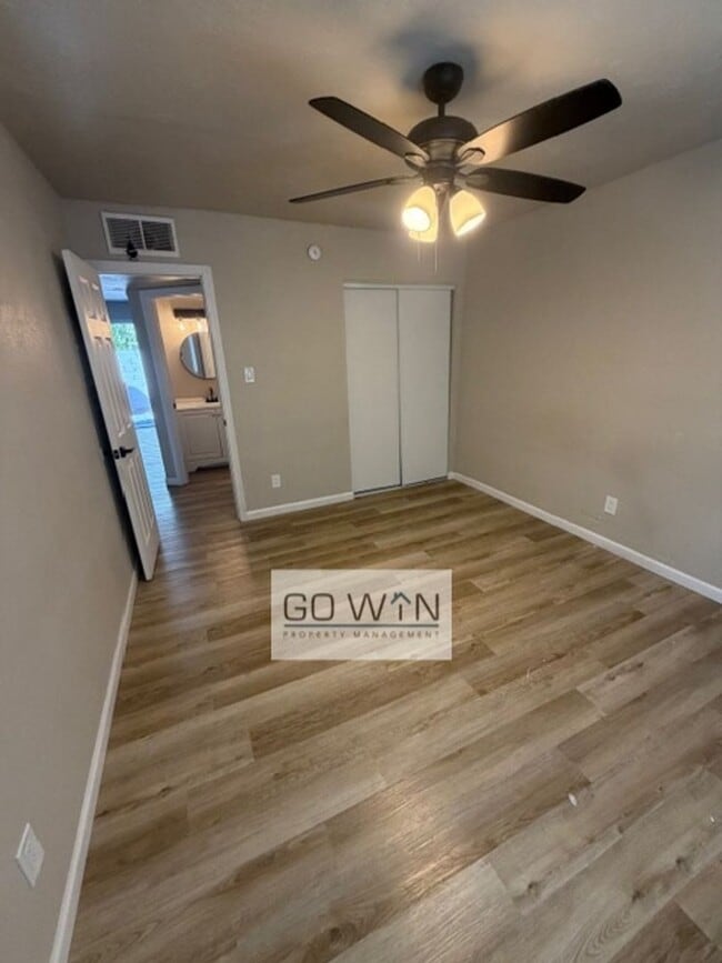 Photo - Roeser Tri-Plex Unidad 2