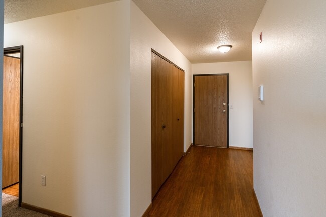 Grand Forks, ND Southview III Apartments |Entry