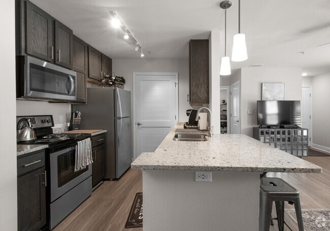 Building Photo - Stanford Pointe Rental