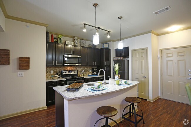 2BR,2BA - 1150SF - KITCHEN