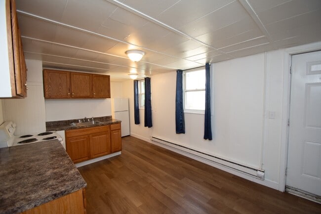 Photo - 421 W Main St