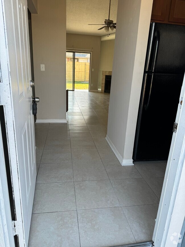 Building Photo - 5134 Ricker Rd Unit 3 Rental